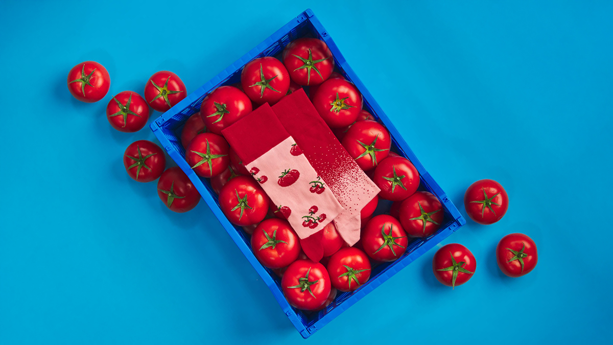 Asymetryczne skarpetki Many Mornigns - Juicy Tomato